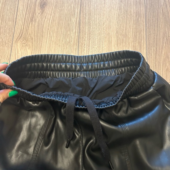 Alo leather joggers - Picture 5 of 6